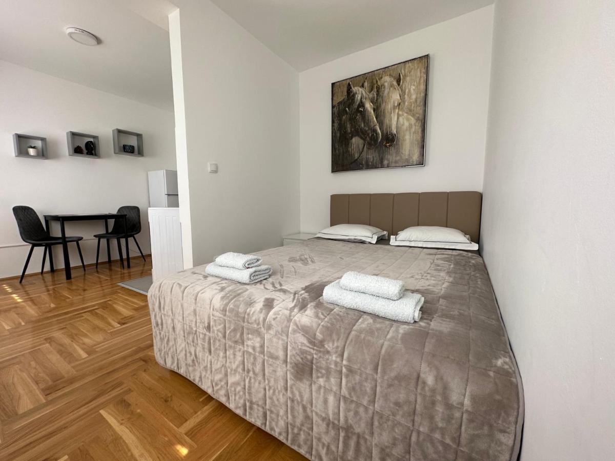 Aura Apartment Belgrado Exterior foto