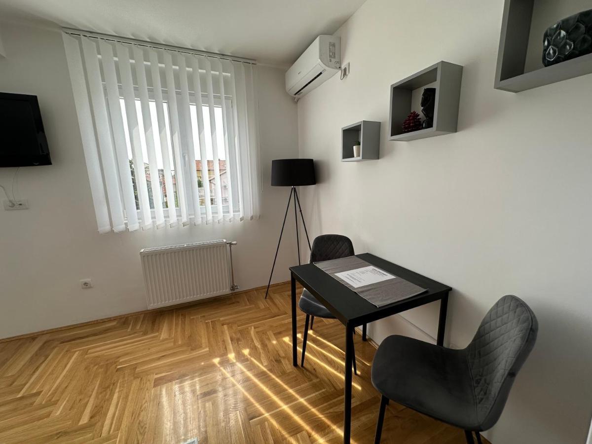 Aura Apartment Belgrado Exterior foto